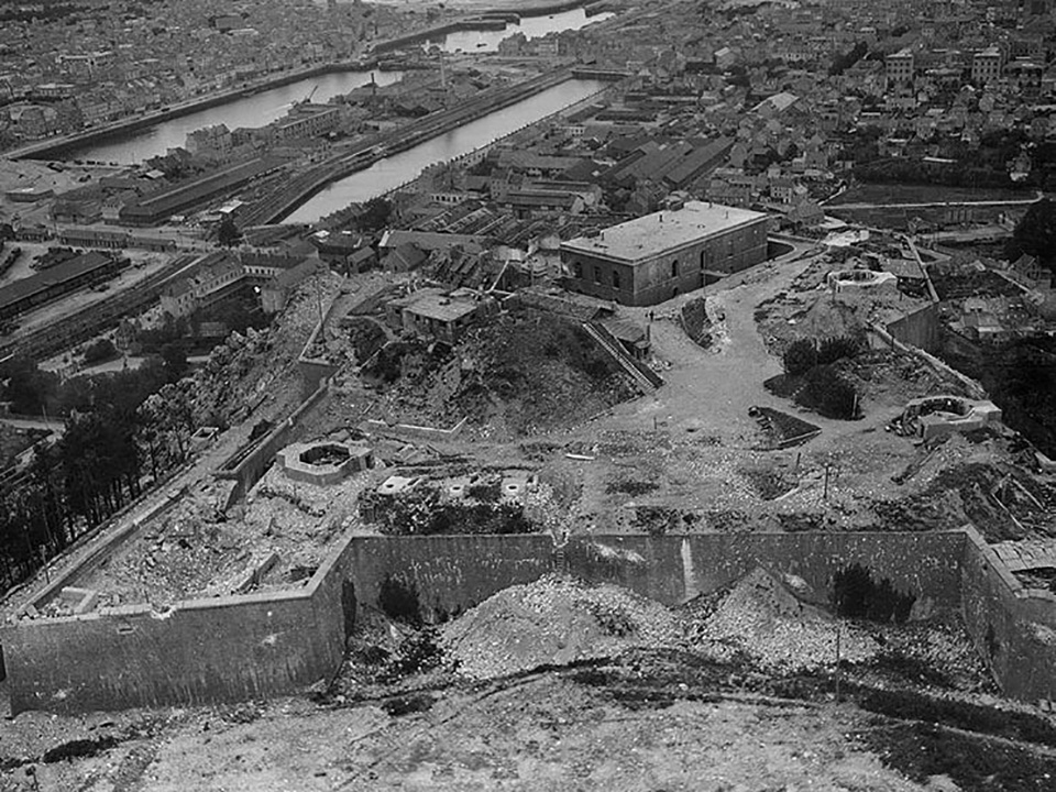 Fights Assault on Fortress Cherbourg, June 1944 The
